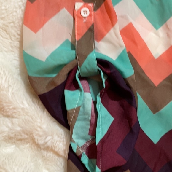 Rue21 Chevron Top‎ - Picture 2 of 6